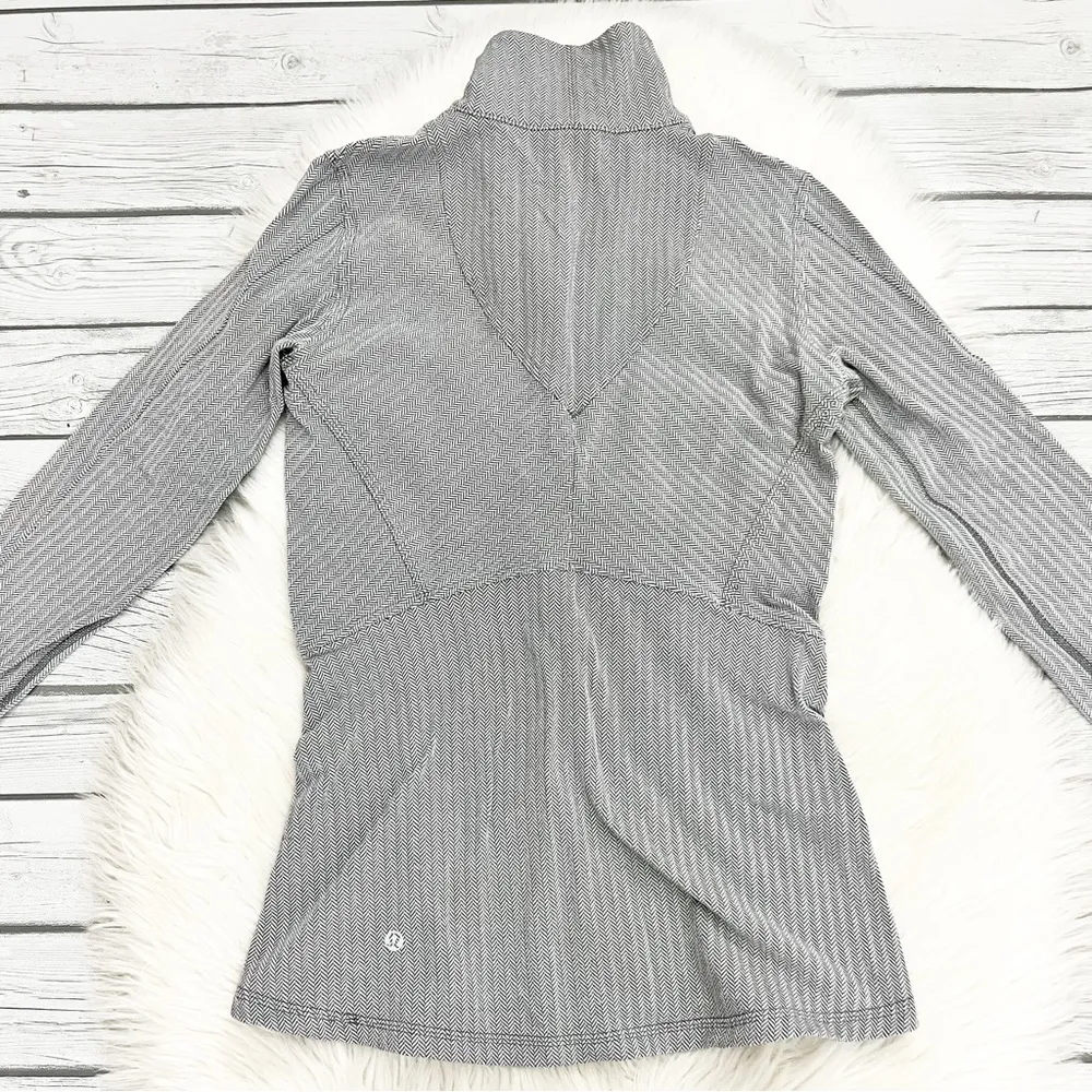 Lululemon Kanto Catch Me Gray Herringbone half Zip Jacket - Image 5