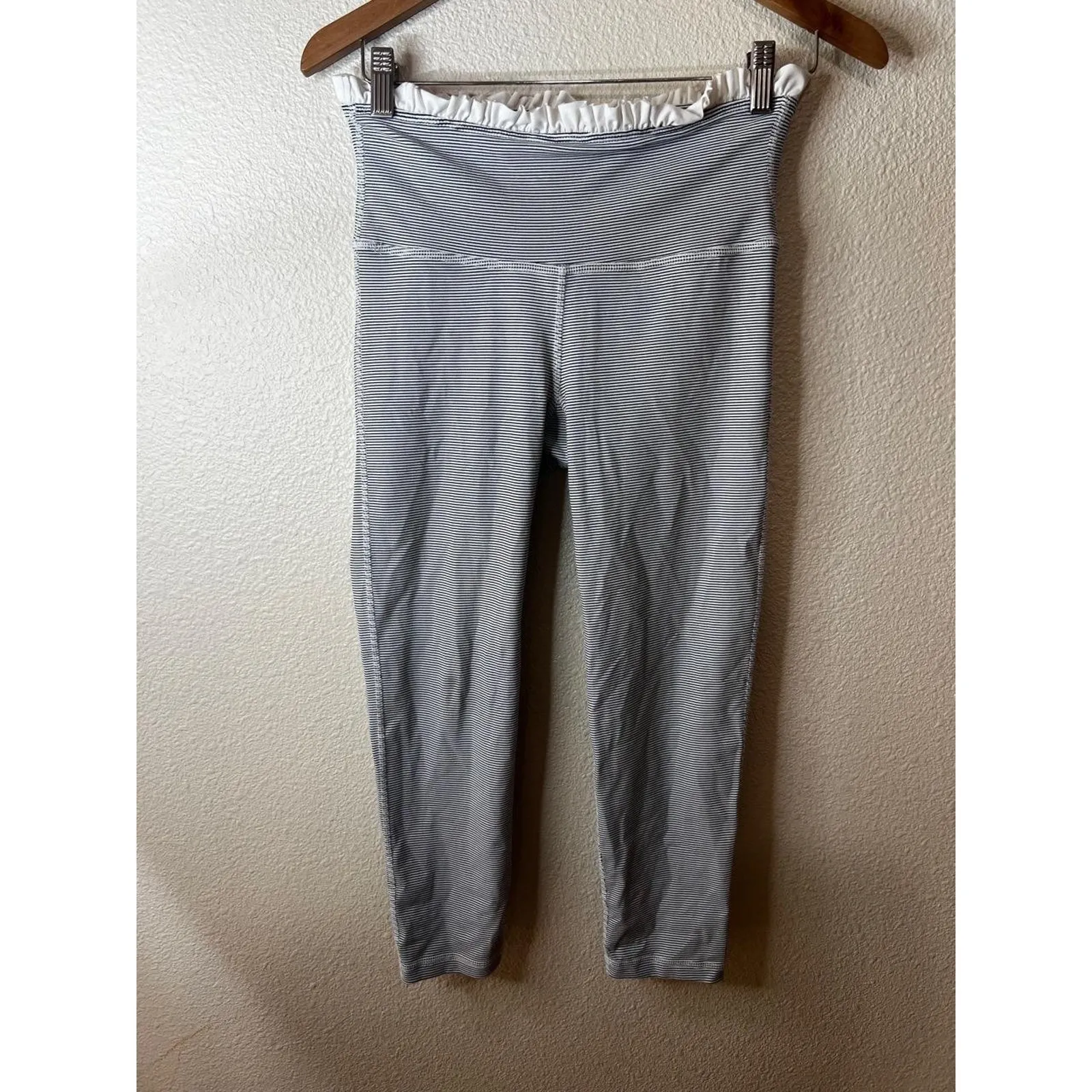 Albion Womens Small Cropped Leggings Black White Stripe High-Waist Ruffled - Image 2