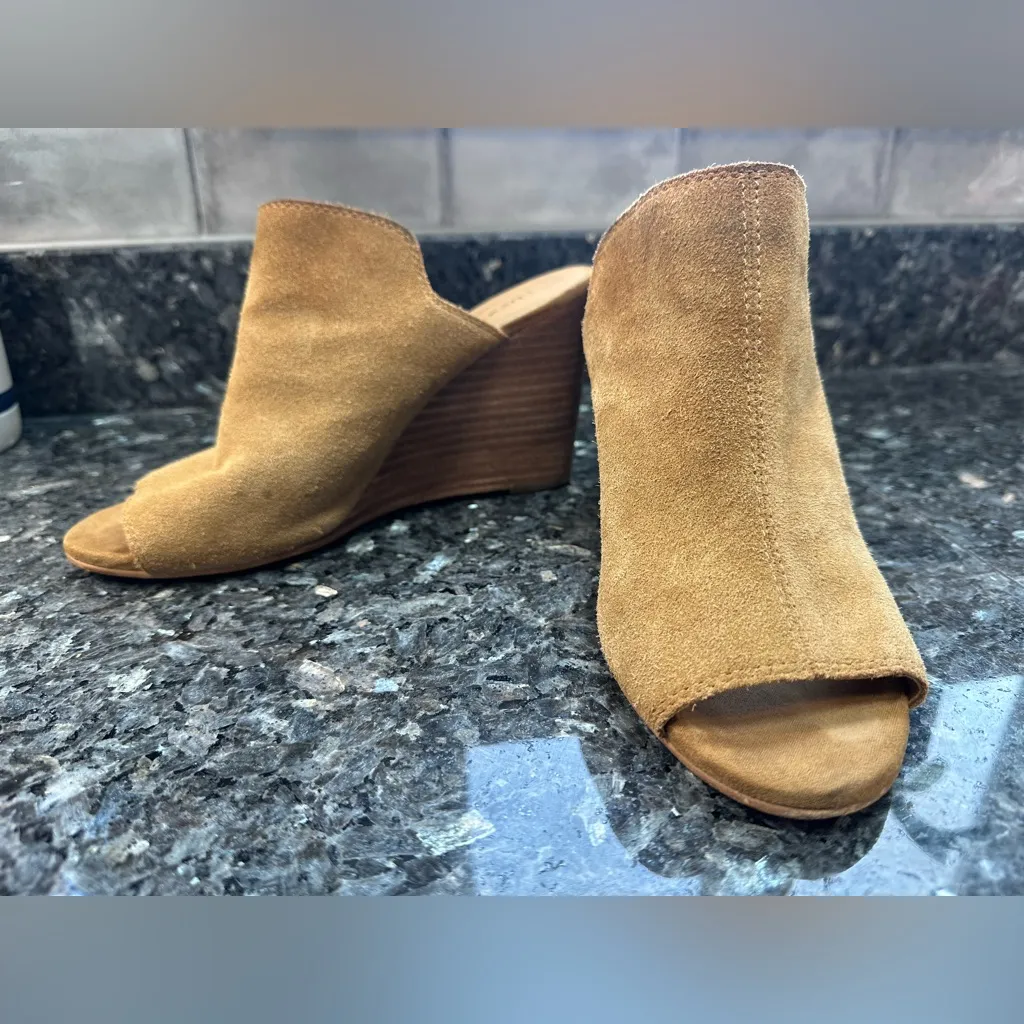 Lucky Brand Women's Size 8 Reygan Brown Suede Wedge Sandals - Image 13