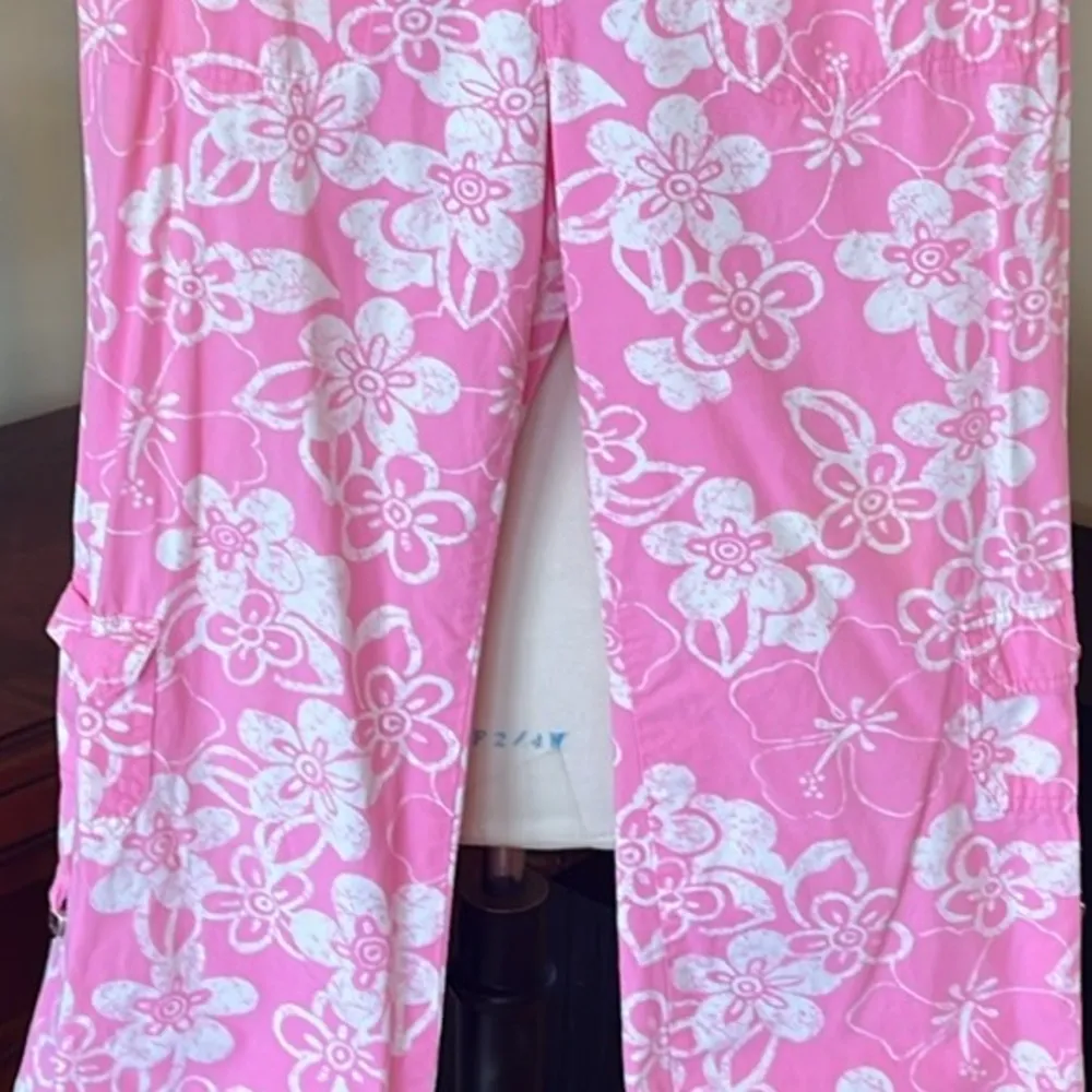 Pink Floral Cotton Cargo Capri Women's Pants - Image 9