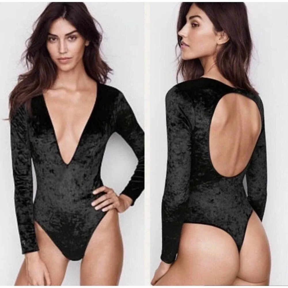 Victoria’s Secret velour long sleeve plunge open back thong bodysuit, size M/L - Image 2