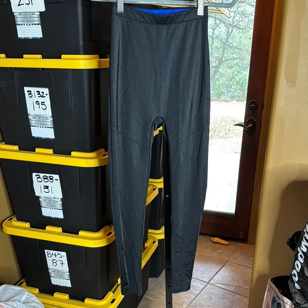 YITTY  Ultralift Bootysculpt 7/8 Black Leggings Size XS - Image 2