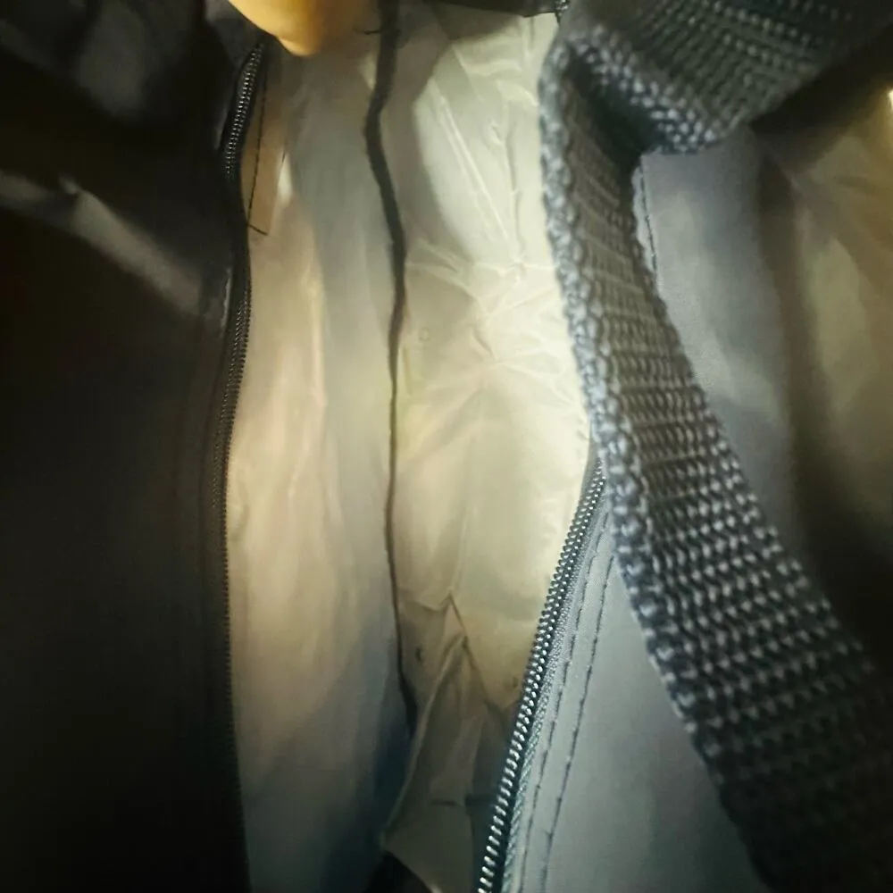 Vintage TWA GETAWAY Navy Blue Red Vinyl Carry On Travel Bag Shoulder Strap Bag - Image 11