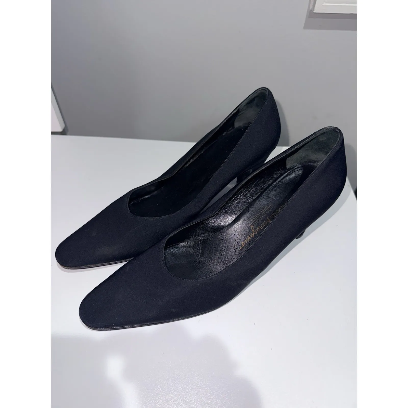 Salvatore Ferragamo Boutique CUP-TOE Pump Women's Shoes Size 9 B Black Sateen J - Image 4