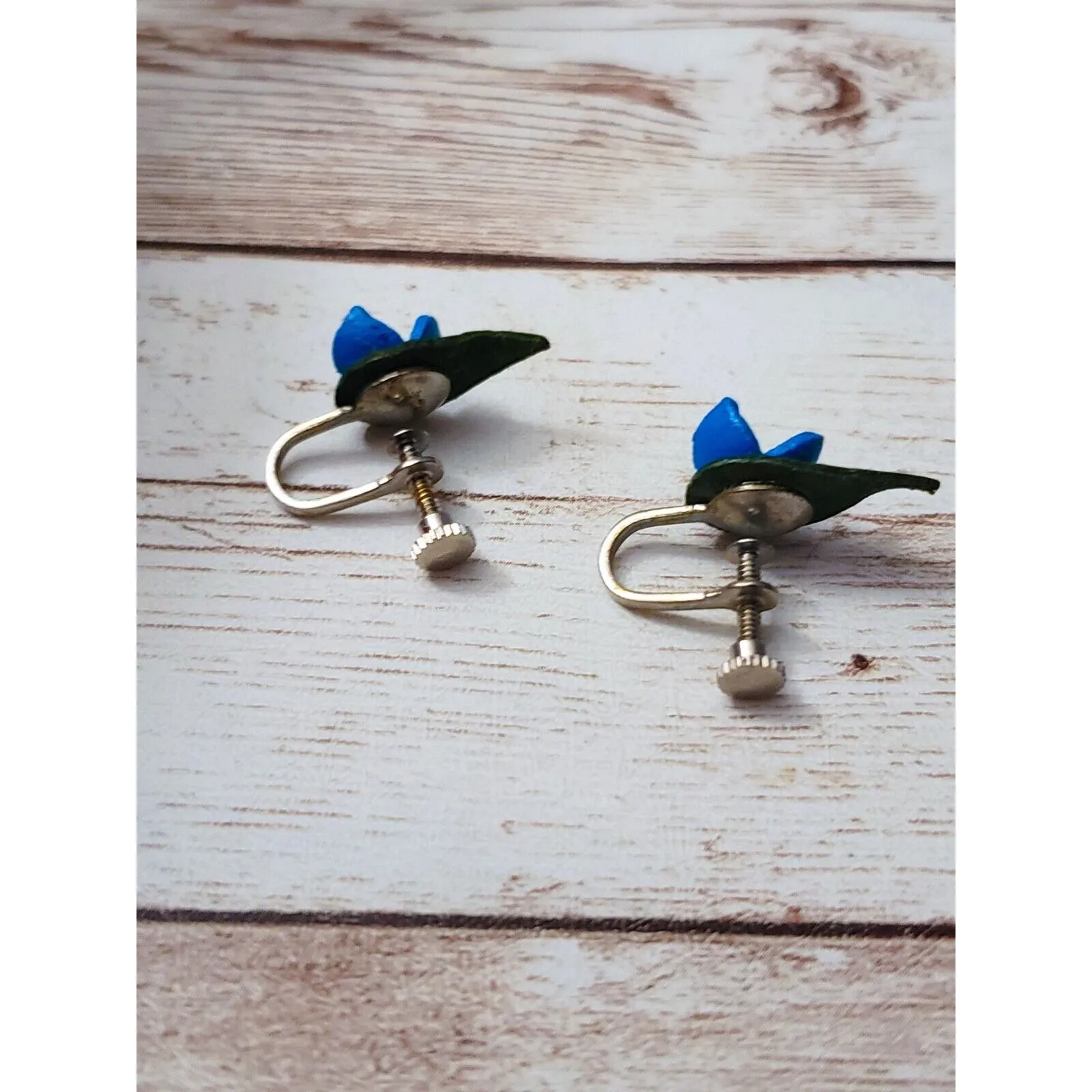 Vintage Screw On Earrings - Image 3