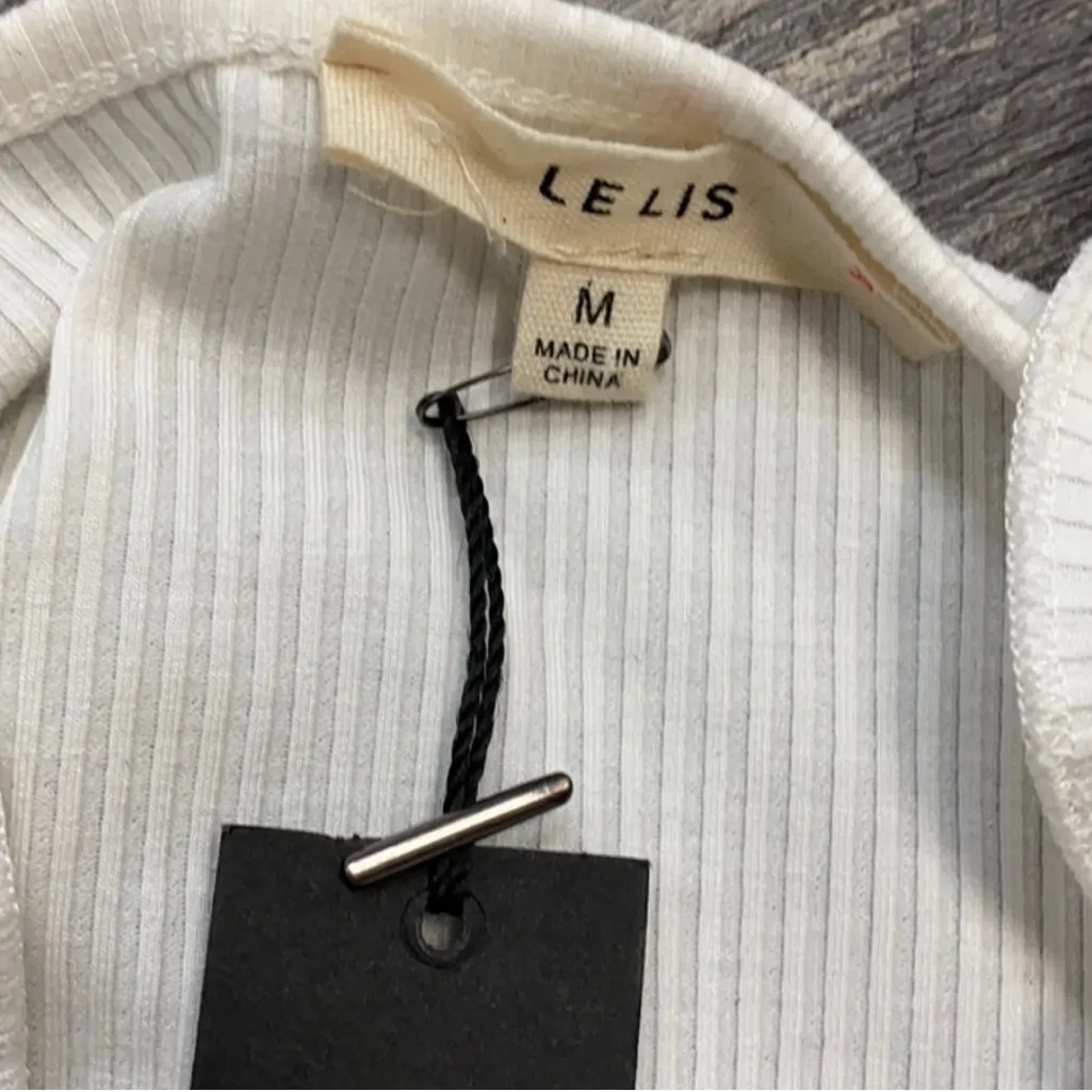 NWT Le Lis Ruffle Ribbed Bodysuit‎ Size Medium - Image 5