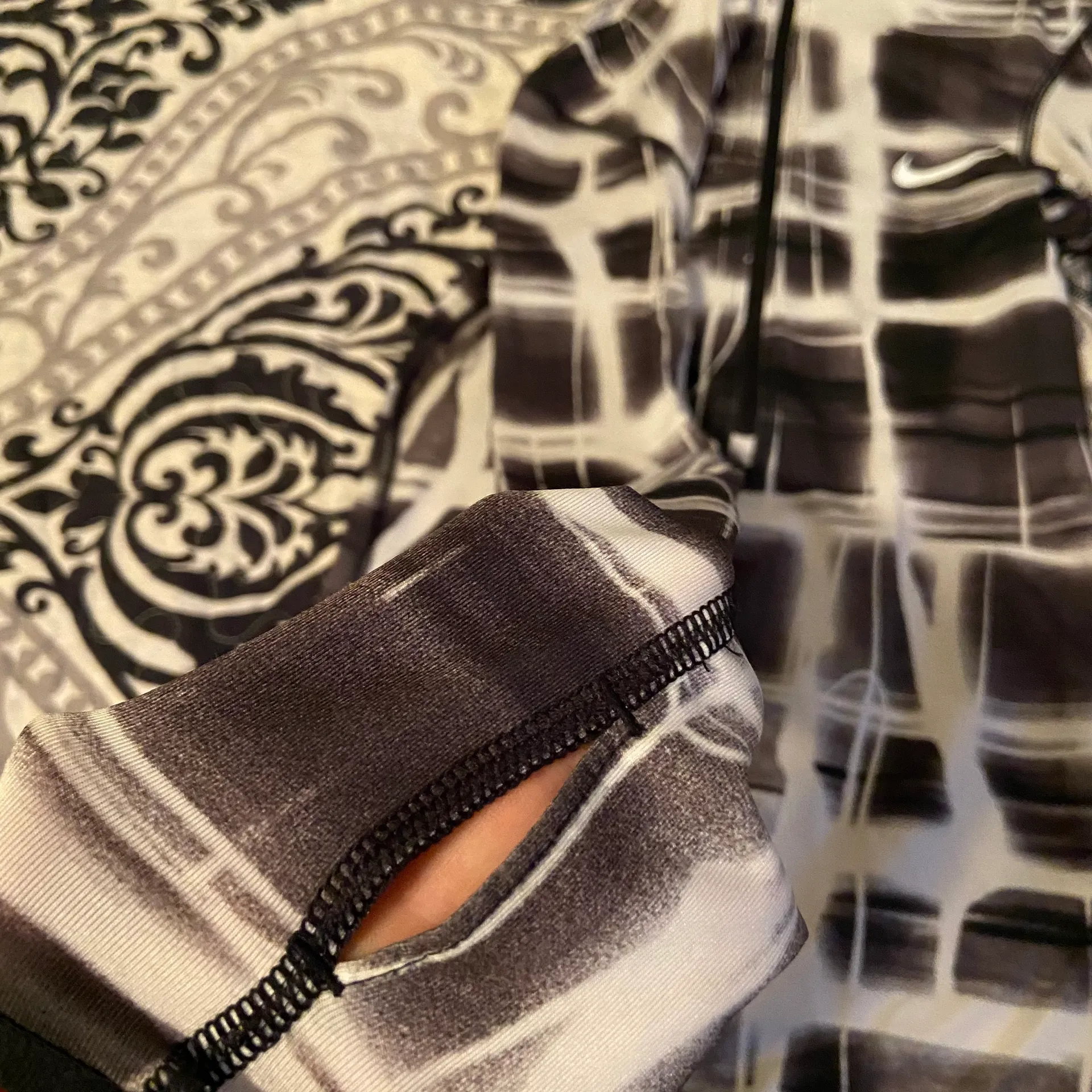 Nike Pro Quarter Zip - Image 2