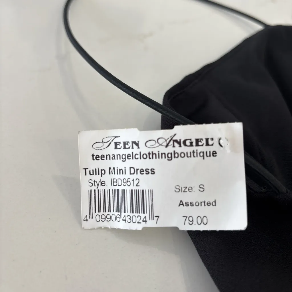 Elegant Black Spaghetti Strap Dress - Image 4