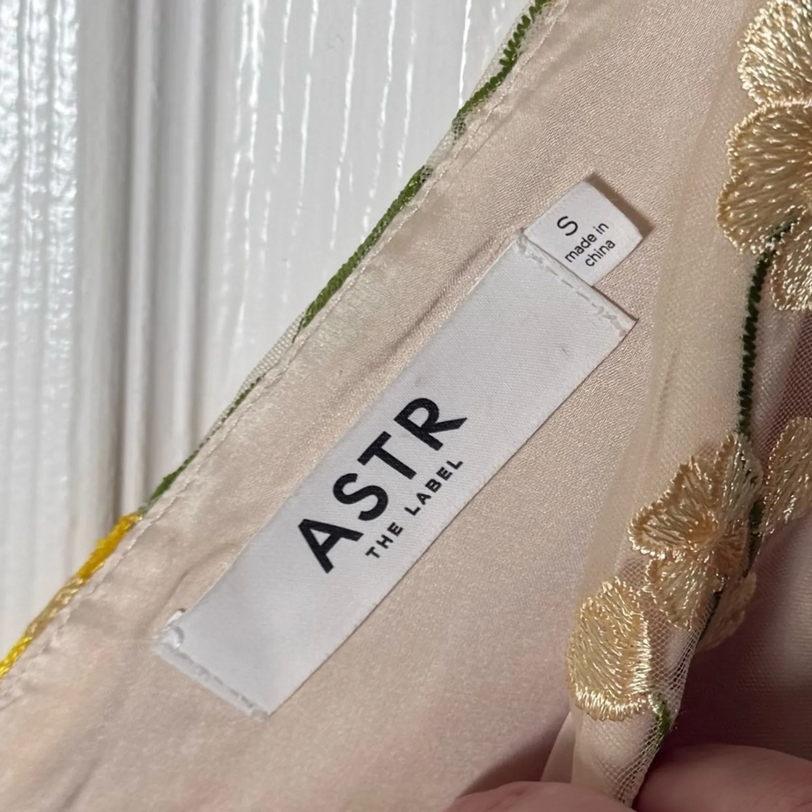 ASTR The Label Aisha Floral Appliqué Mini Dress S - Image 8