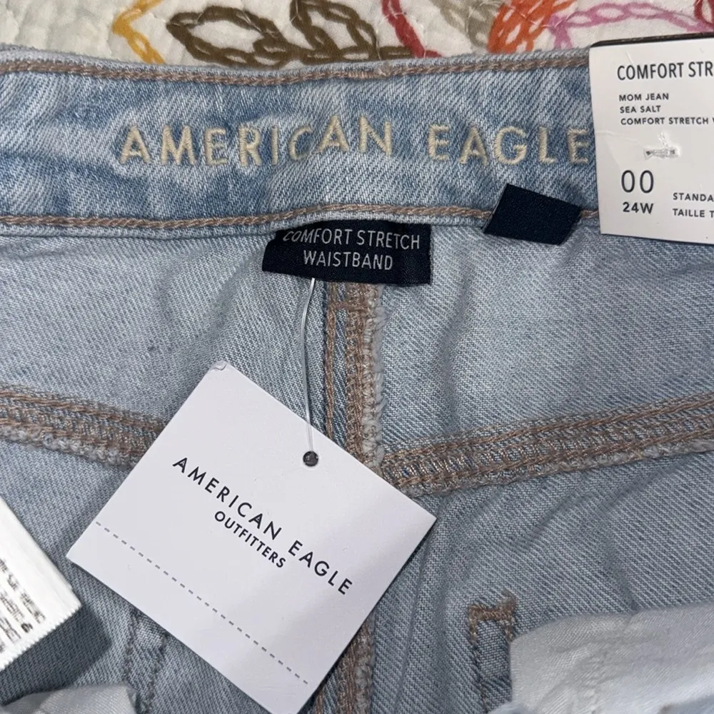 American Eagle regular 24W size 00 comfort stretch waistband sea salt mom jeans - Image 7