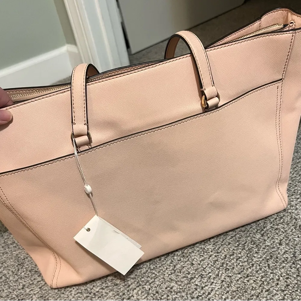 NWT Tory Burch Apricot Robinson Tote Bag with Structured Design - Image 6