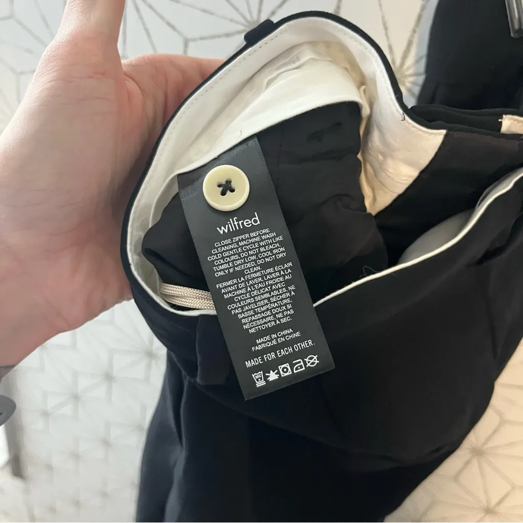 Aritzia The Effortless Pant Black Tall - Image 11