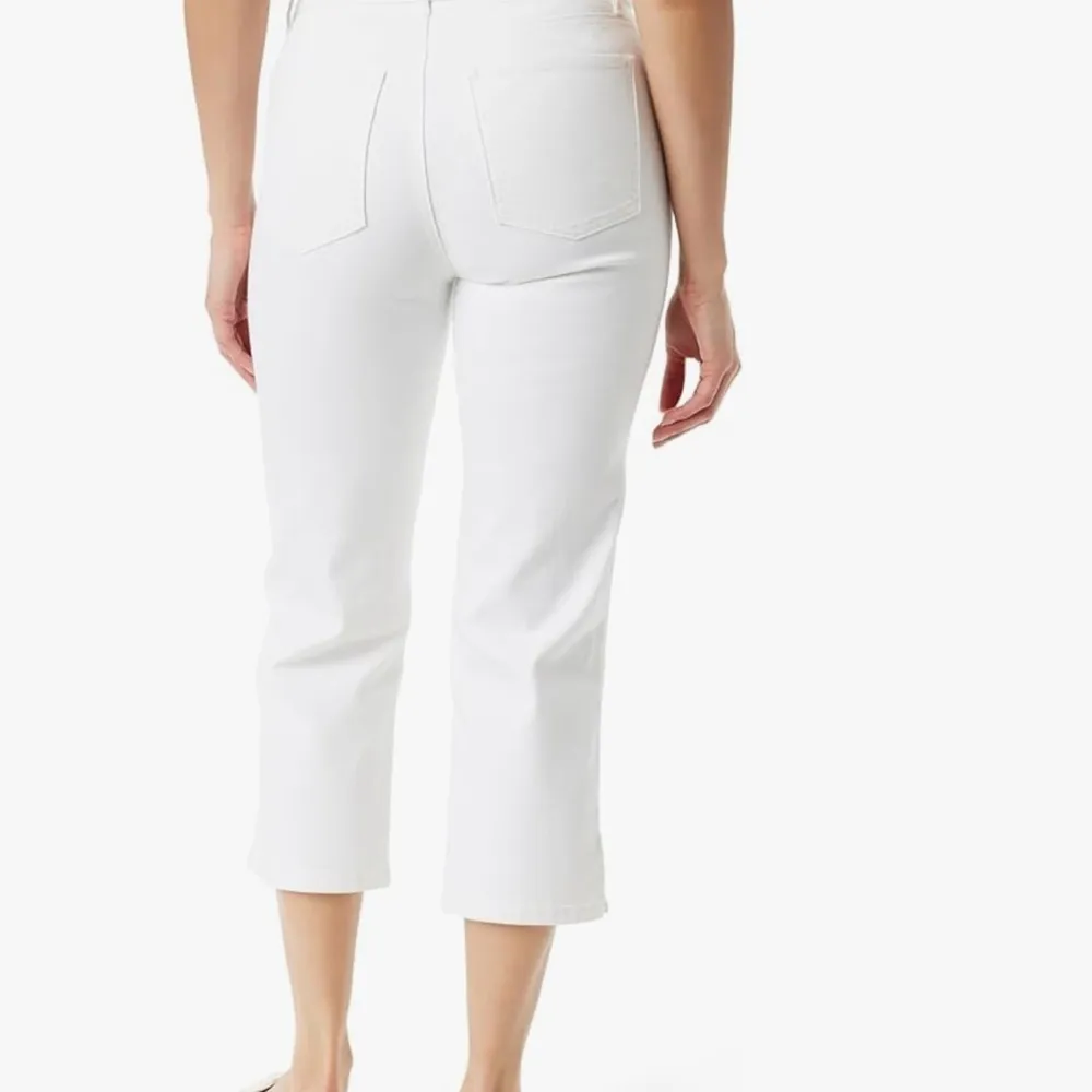 Gloria Vanderbilt Shape Effect Pull on, High Rise, Straight Leg Capri - Image 2