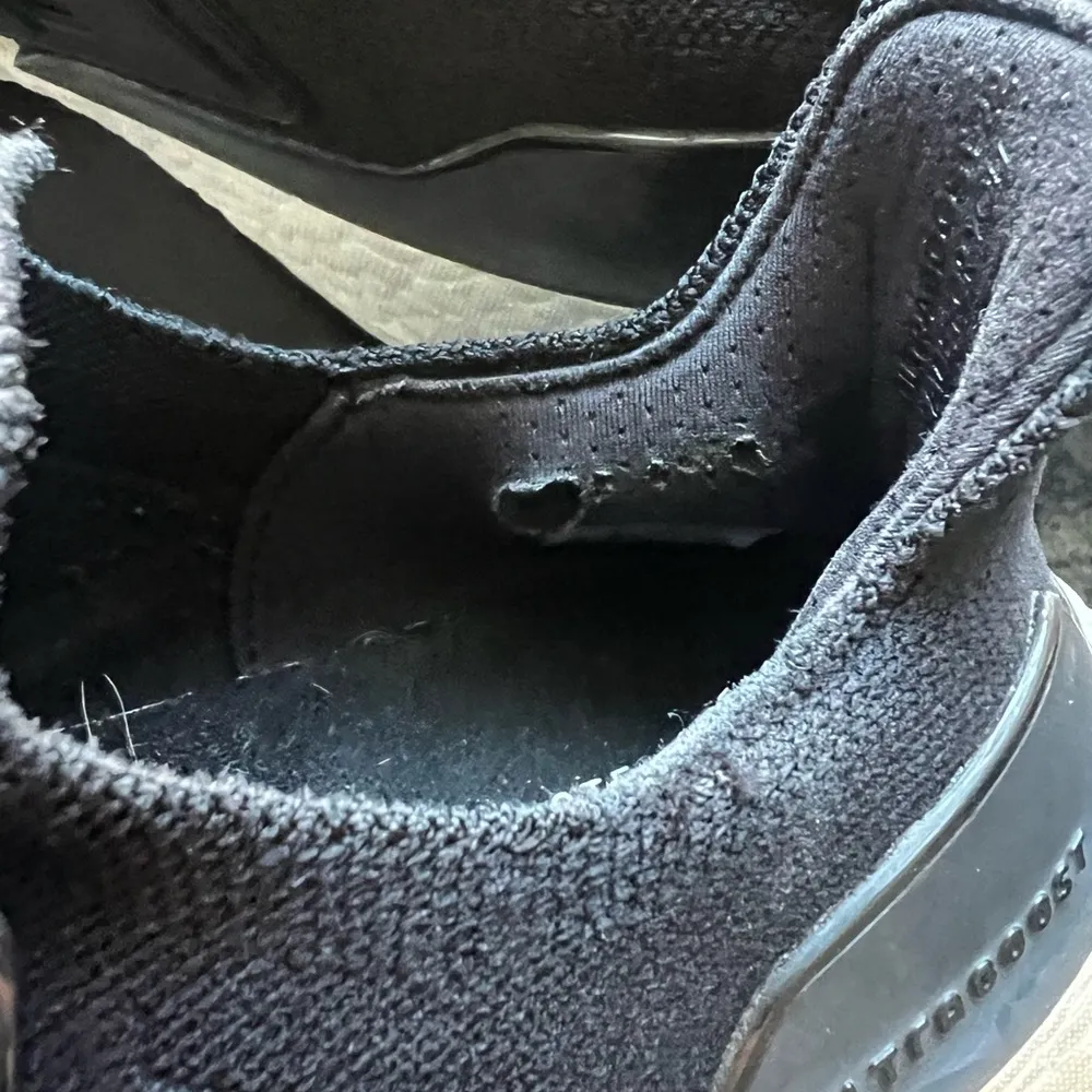 Adidas Black Ultraboost Size 8 - Image 4