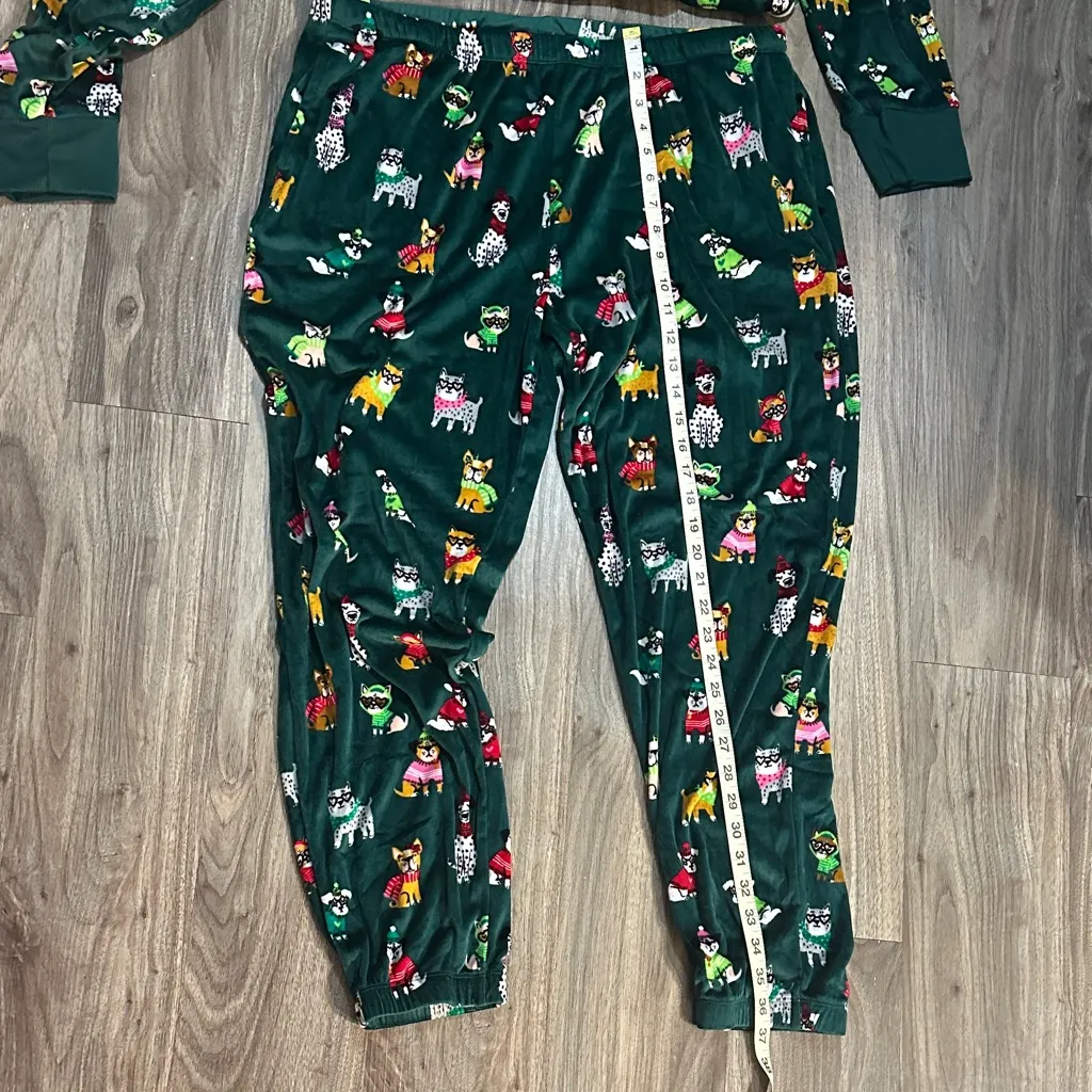 Festive Green Pajama Set for Women Size L - Image 6