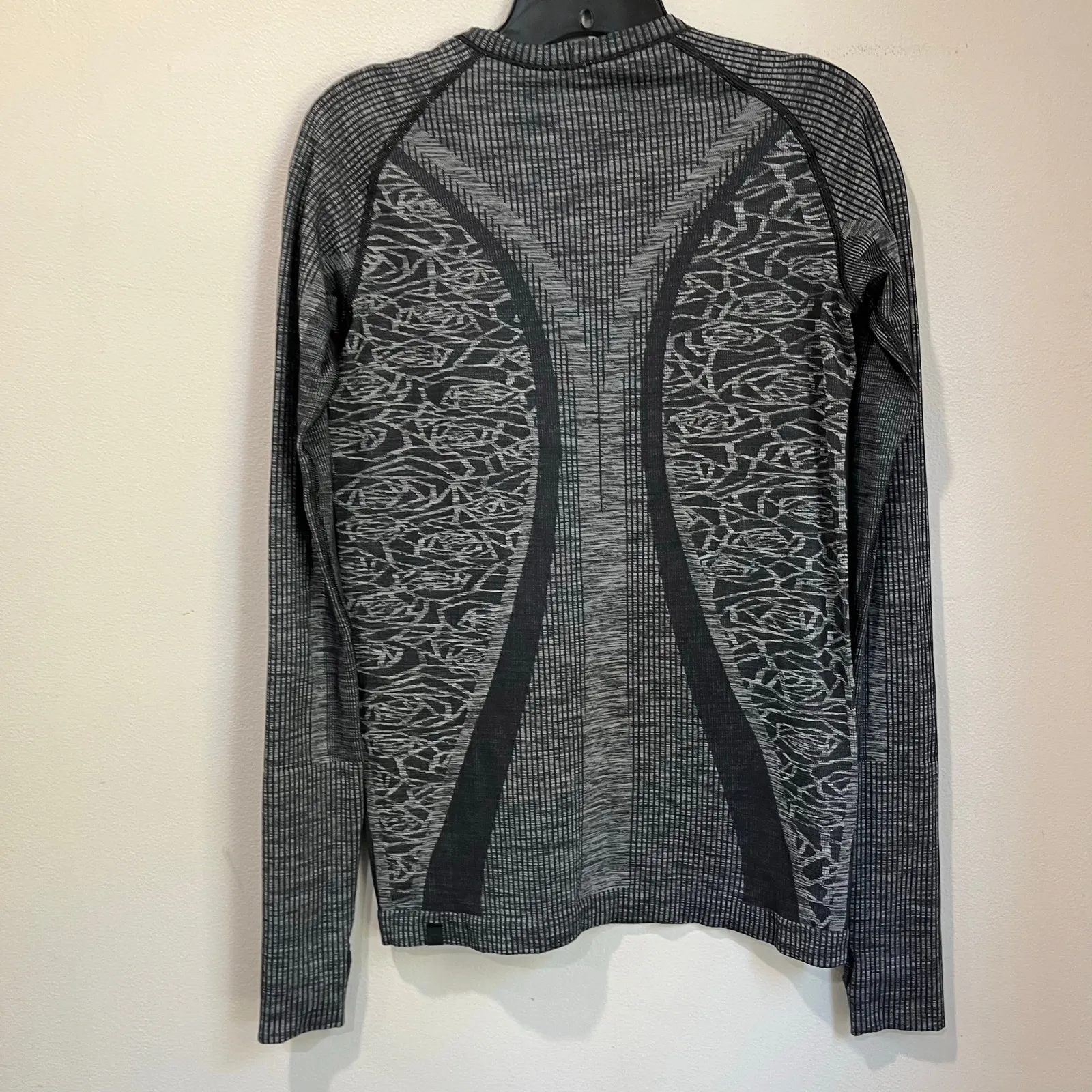 Lululemon Rest Less Pullover Gray Heathered Black Seamless Long Sleeve M/L - Image 3