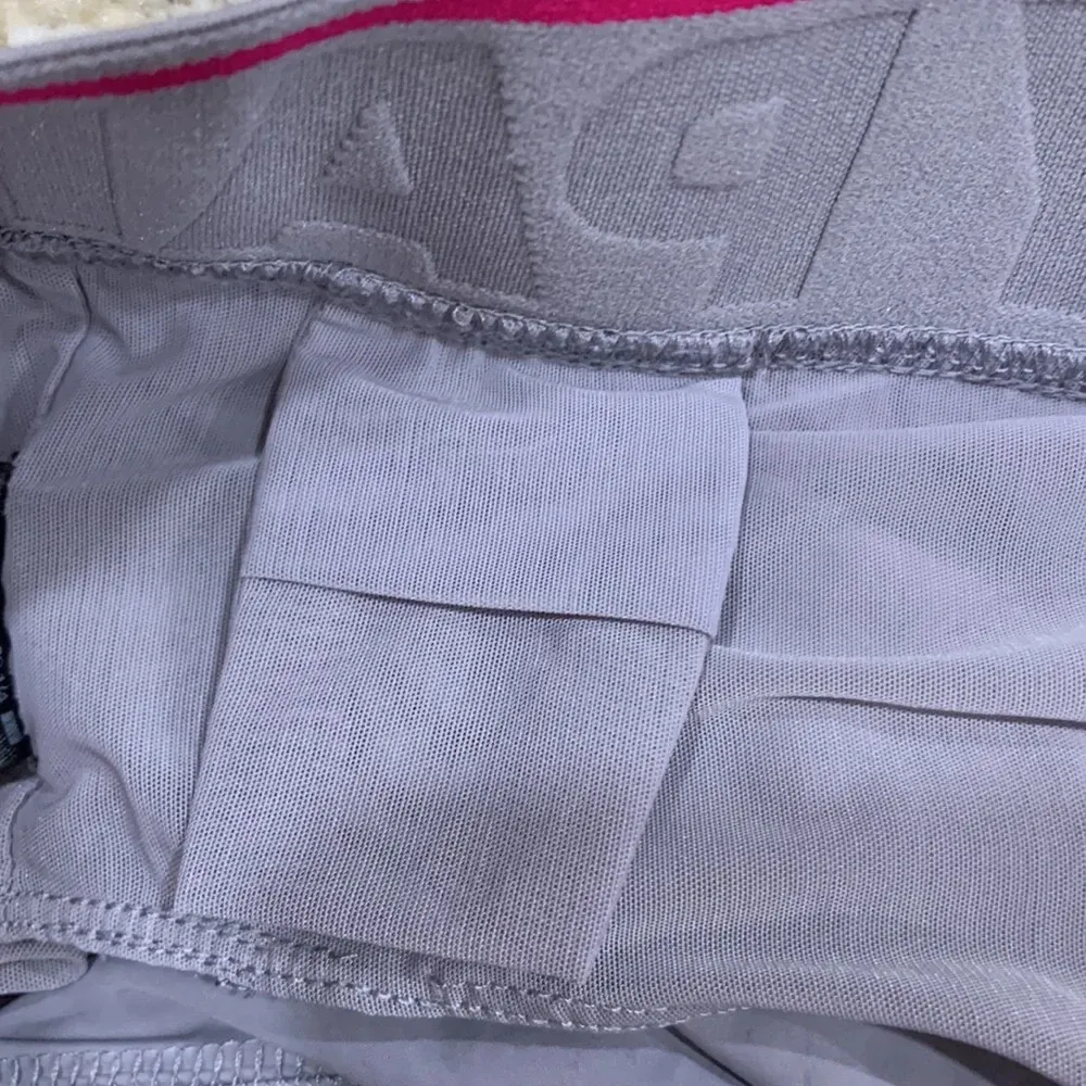 IVY PARK athletic shorts - Size Small - Image 6