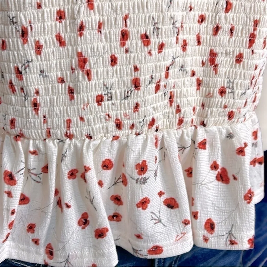 Floral Blouse Cropped Short Sleeve Women's Size Medium Peplum Red and White - Image 4