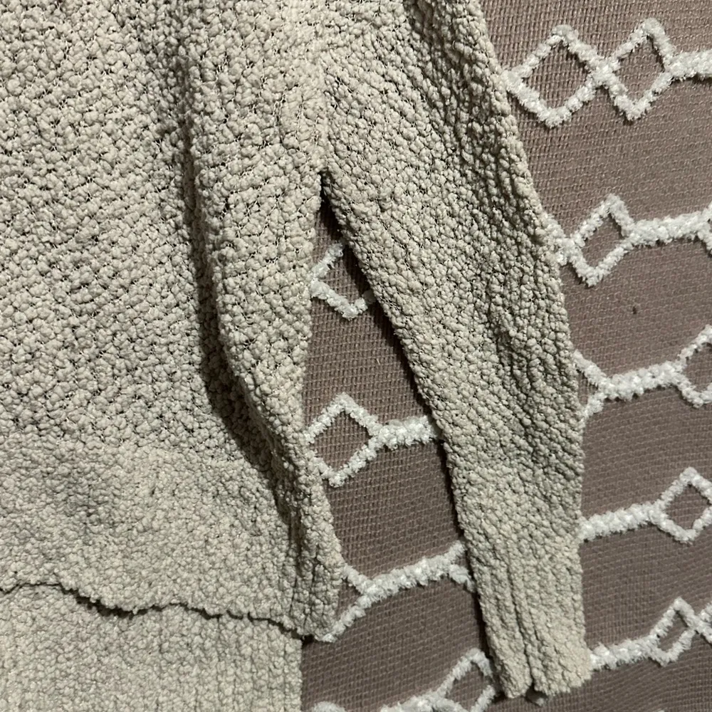 Chunky Hollister Designer Cute Light Sweater - Image 3