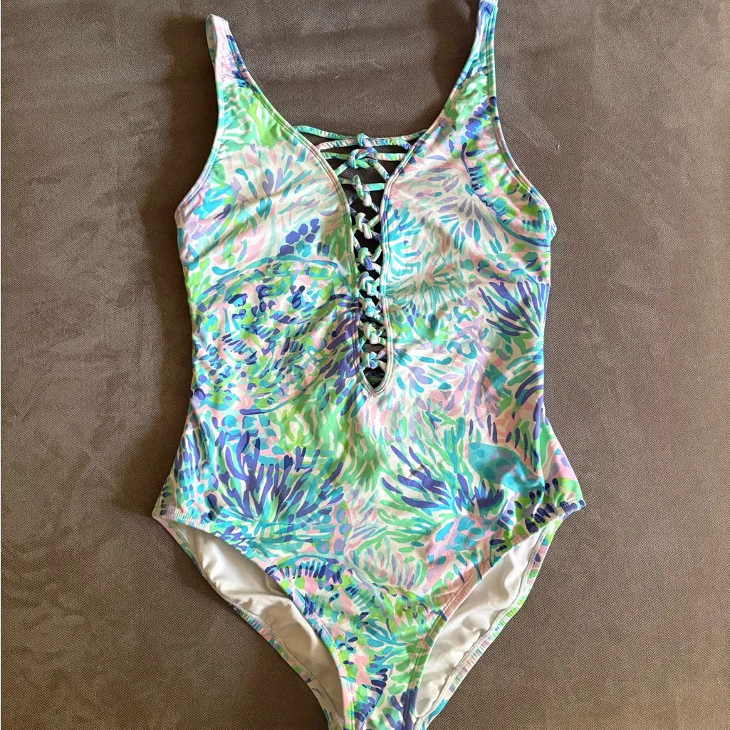 Lilly Pulitzer isle lattice One Piece Swimsuit Shell of a party Size 10 - Image 2