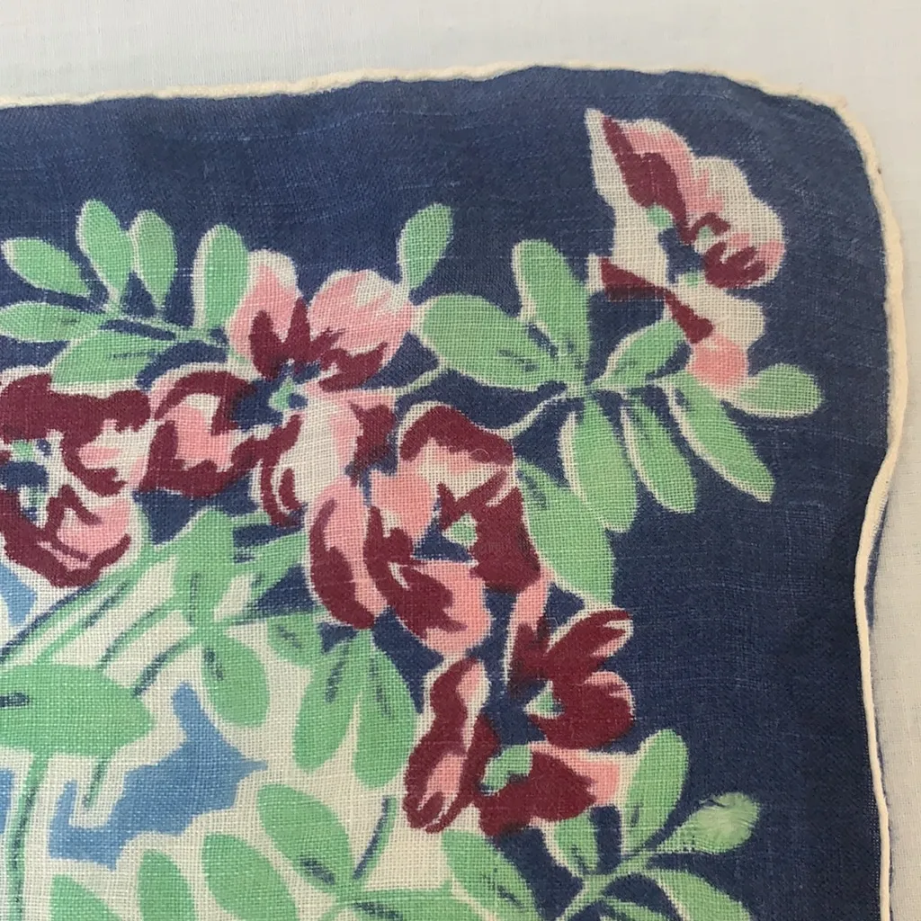 5 scarves including florals, stripes and a solid white trimmed in lace - Image 13