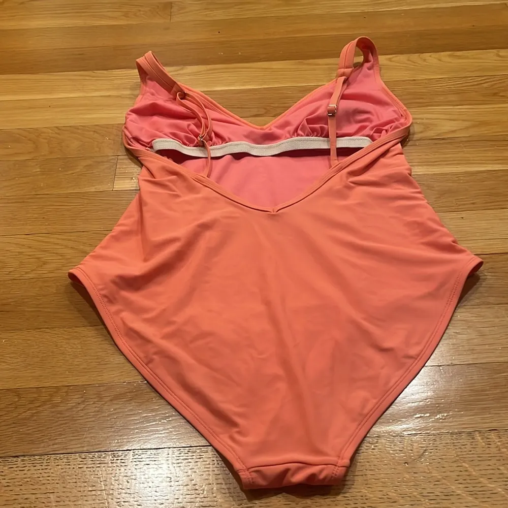 Kona sol women’s peach color vneck one piece swimsuit size xlarge. - Image 4