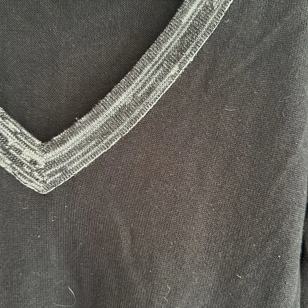 Women Fox’s v neck sweater​​ Black Size M - Image 2