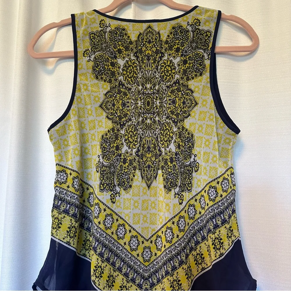 iZ Byer Blouse Tank Top Women’s Medium Floral Boho V-Neck Handkerchief Edge Blue - Image 3