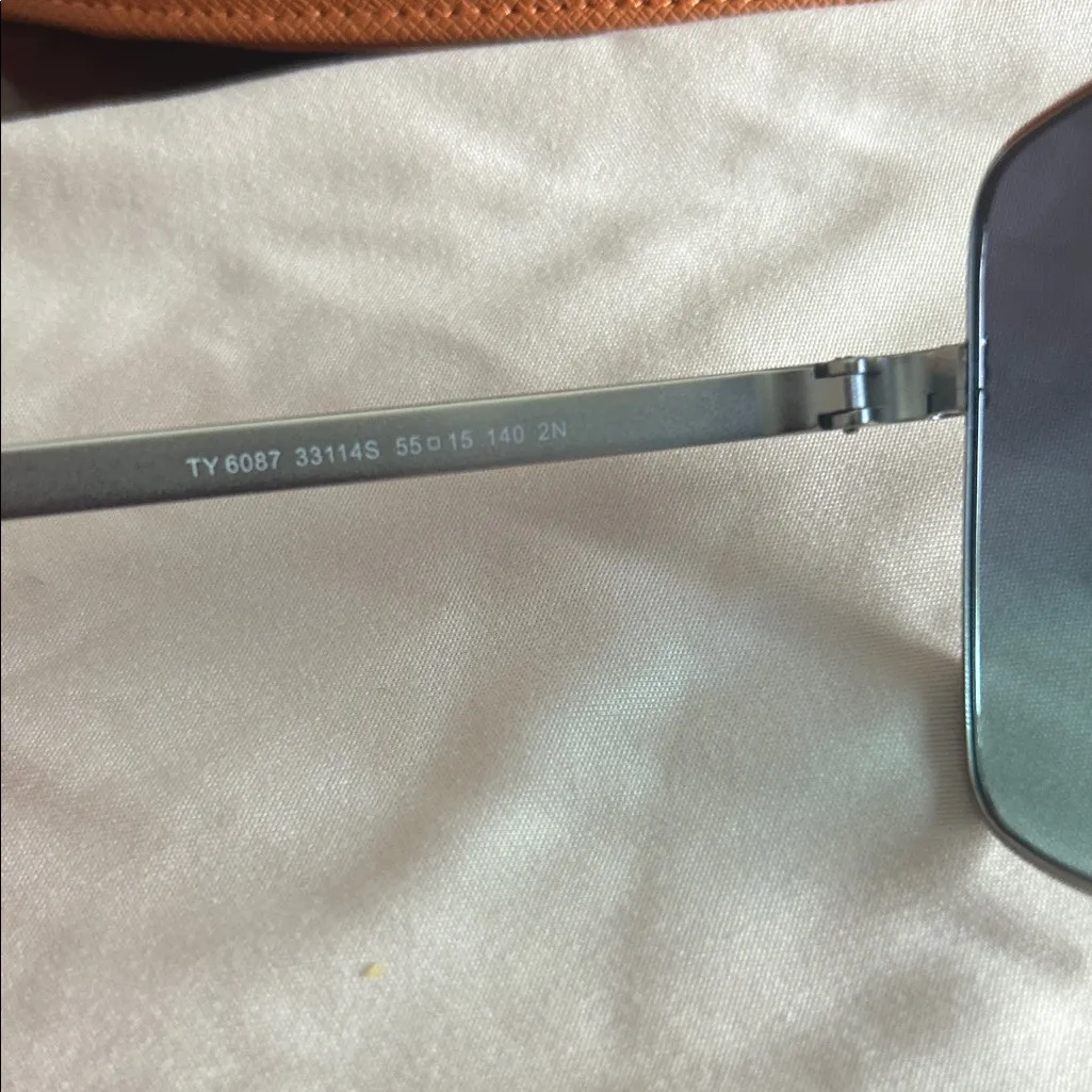 Tory Burch Silver Sunglasses with Orange Case - Image 5