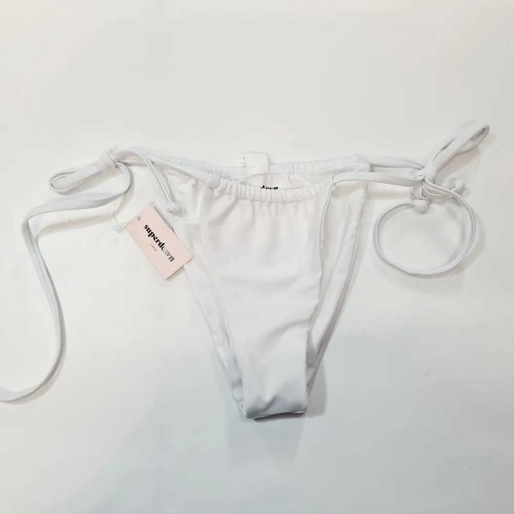 superdown  Anneke Bikini Bottom in White - Image 3
