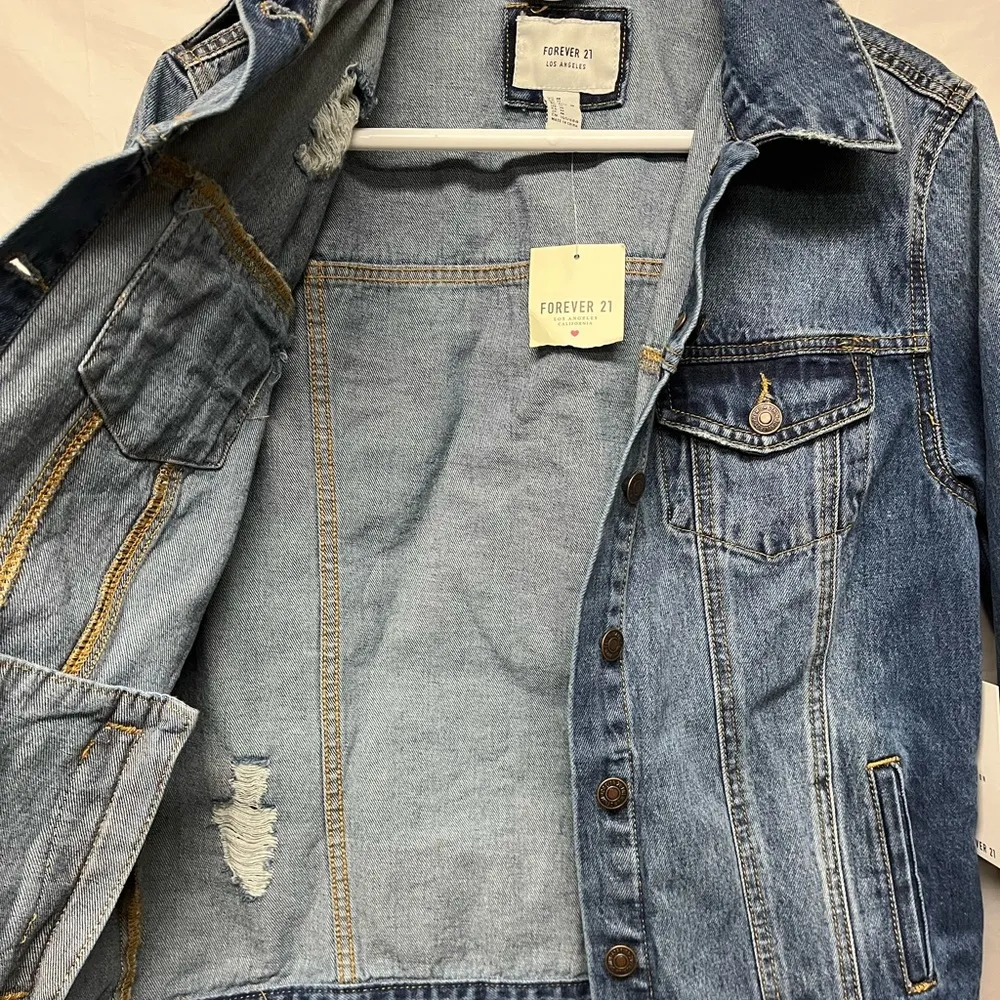 Forever 21 NWT  Distressed Jean Jacket - M - Image 3