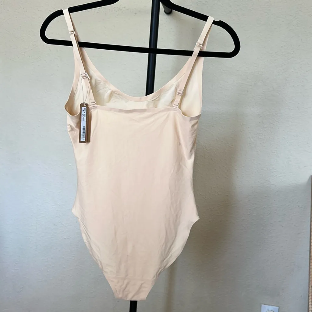 SKIMS Foundations Brief‎ Bodysuit in Sand Size M NWT - Image 2