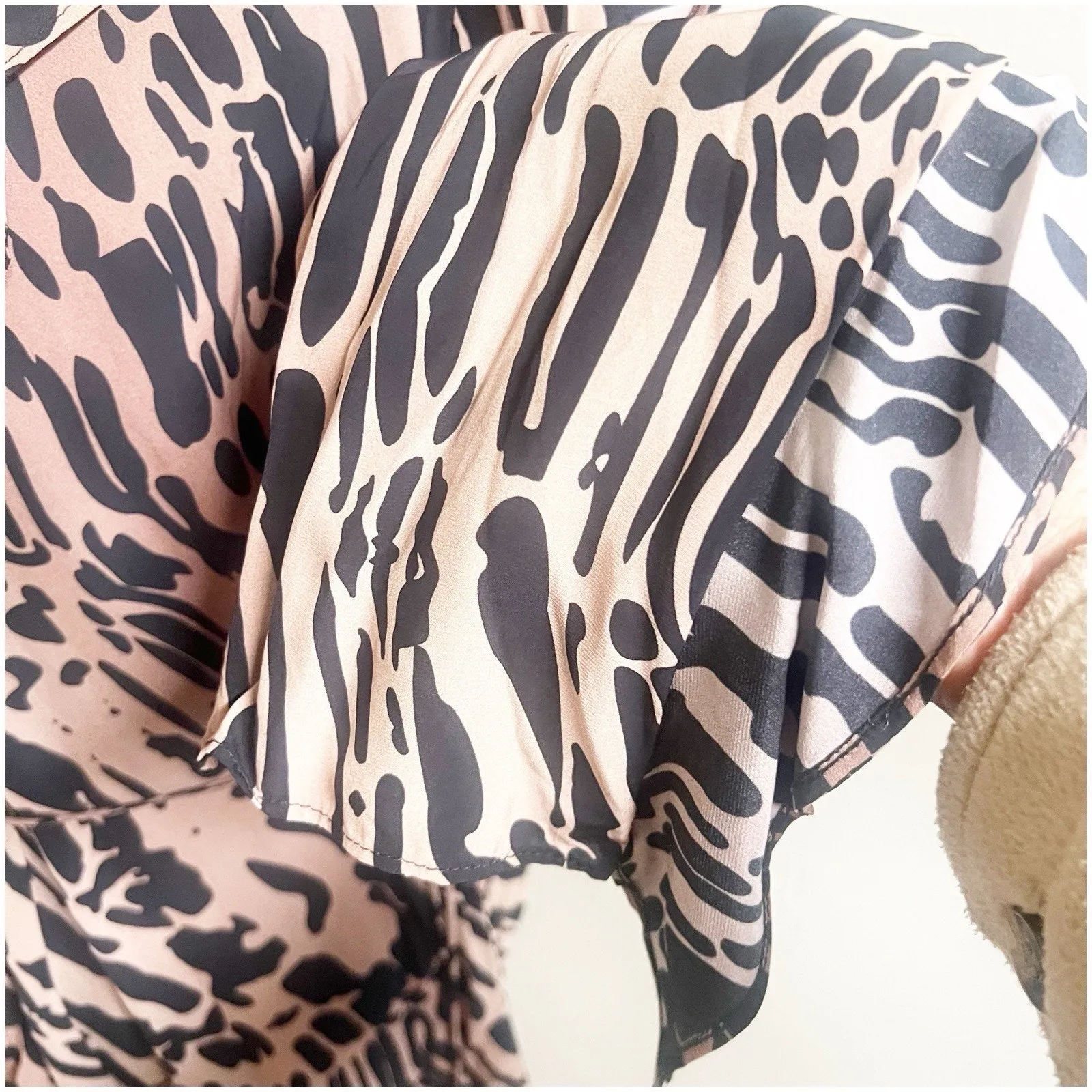 Good American Animal Print Ruffled Blouse Plus Size 2X Brown Black Siren Sexy - Image 9