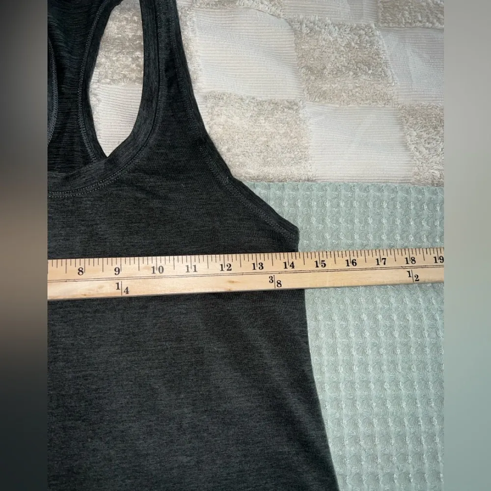 Vuori lux performance tank top - Image 2