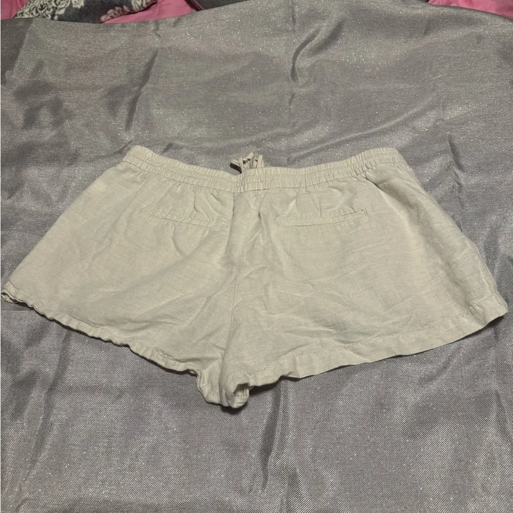 GAP Linen Shorts with Elastic Waistband - Image 2
