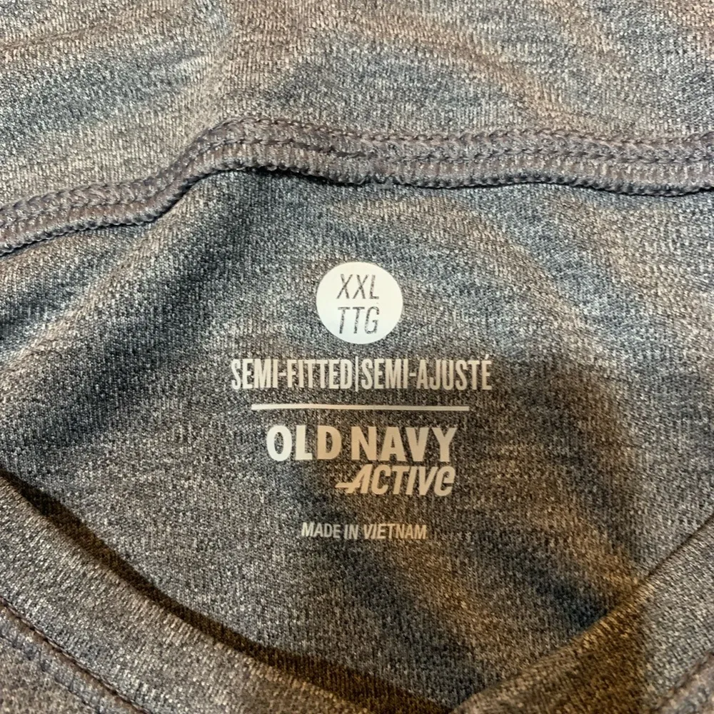 Old Navy Active Semi Fitted Top - Image 3