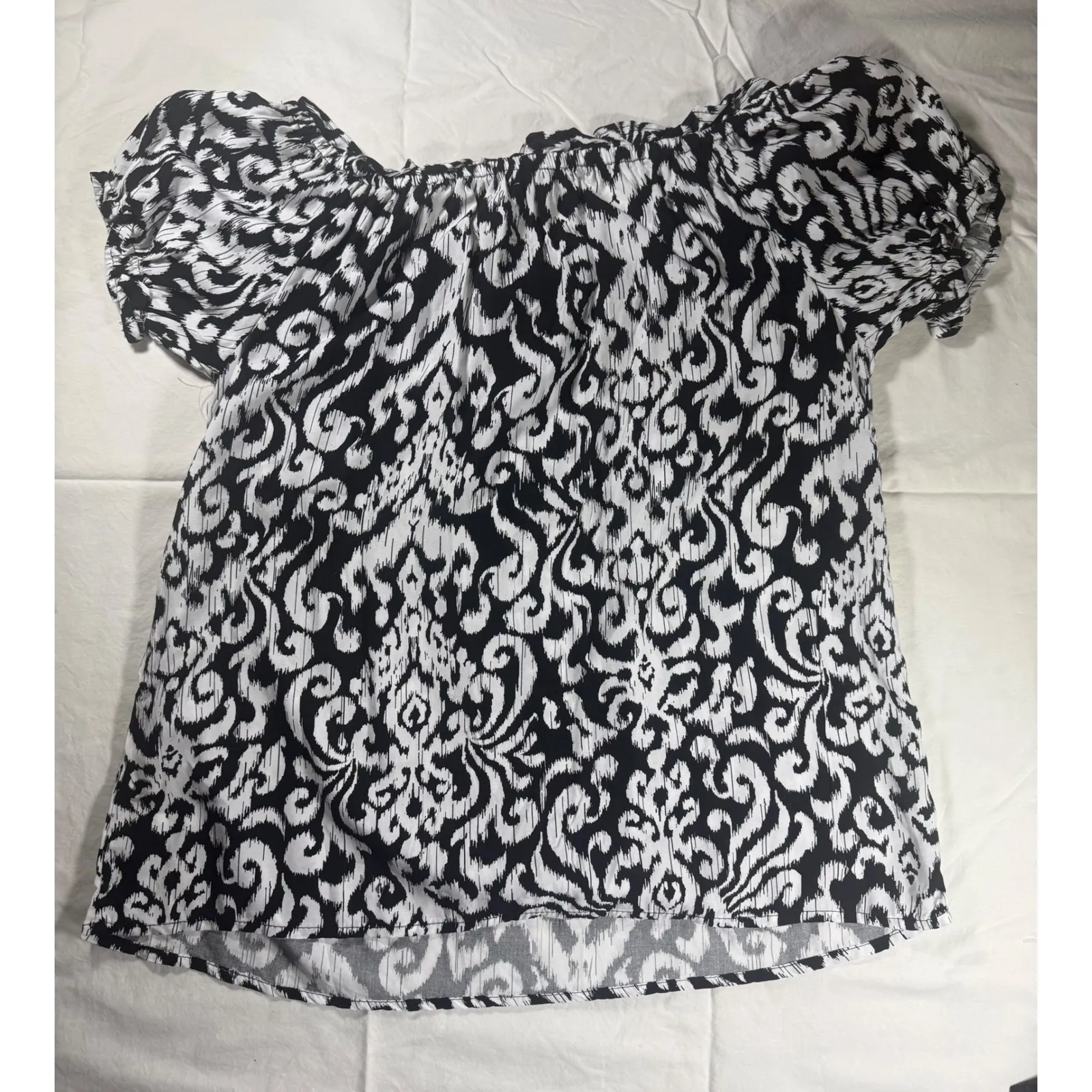 EDEN & OLIVIA Black White Ikat Off The Shoulder Puff Sleeve Top - Image 5