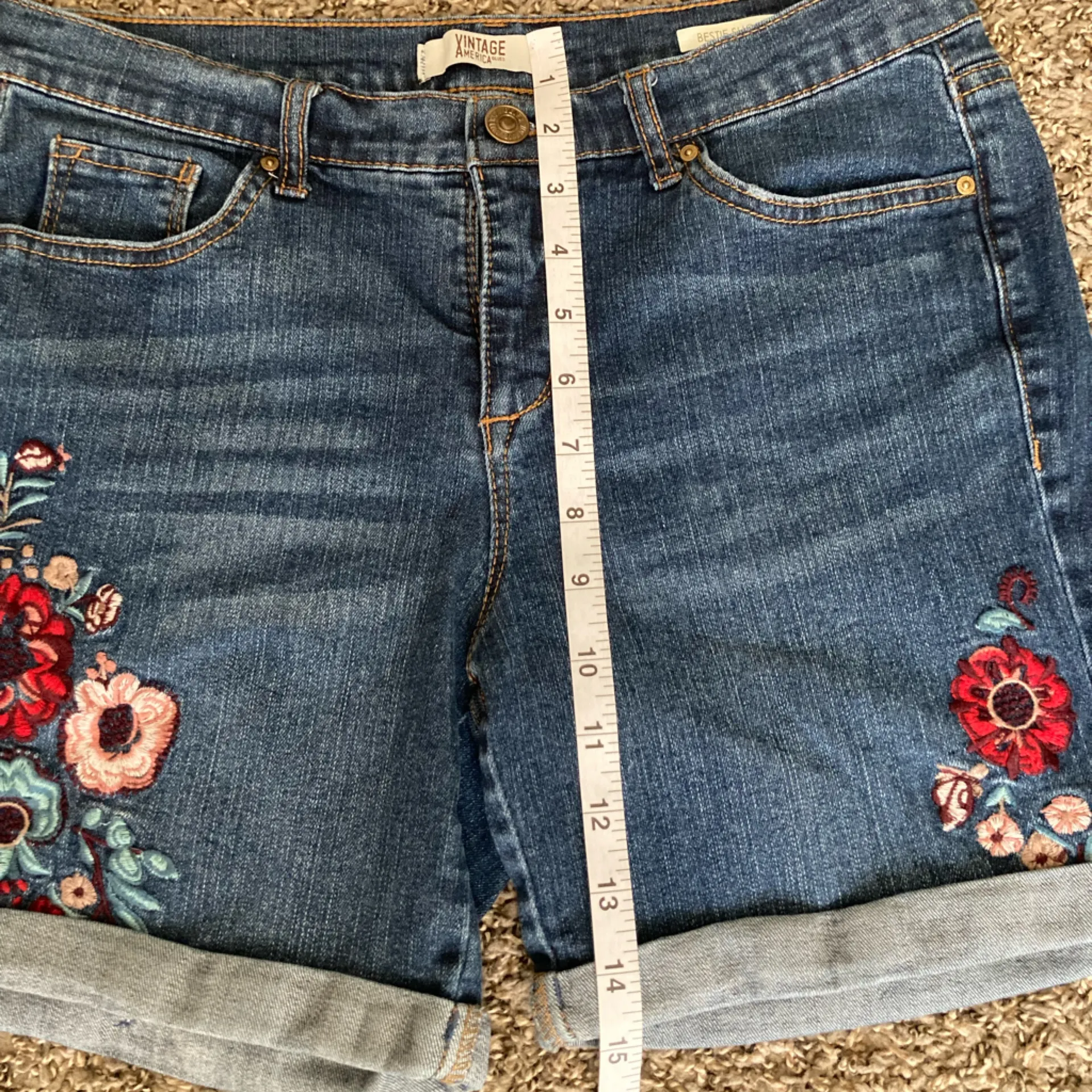 Vintage America Blues Embroidered Stretch Denim Shorts Cuffed Hem Size 4 Blue - Image 5