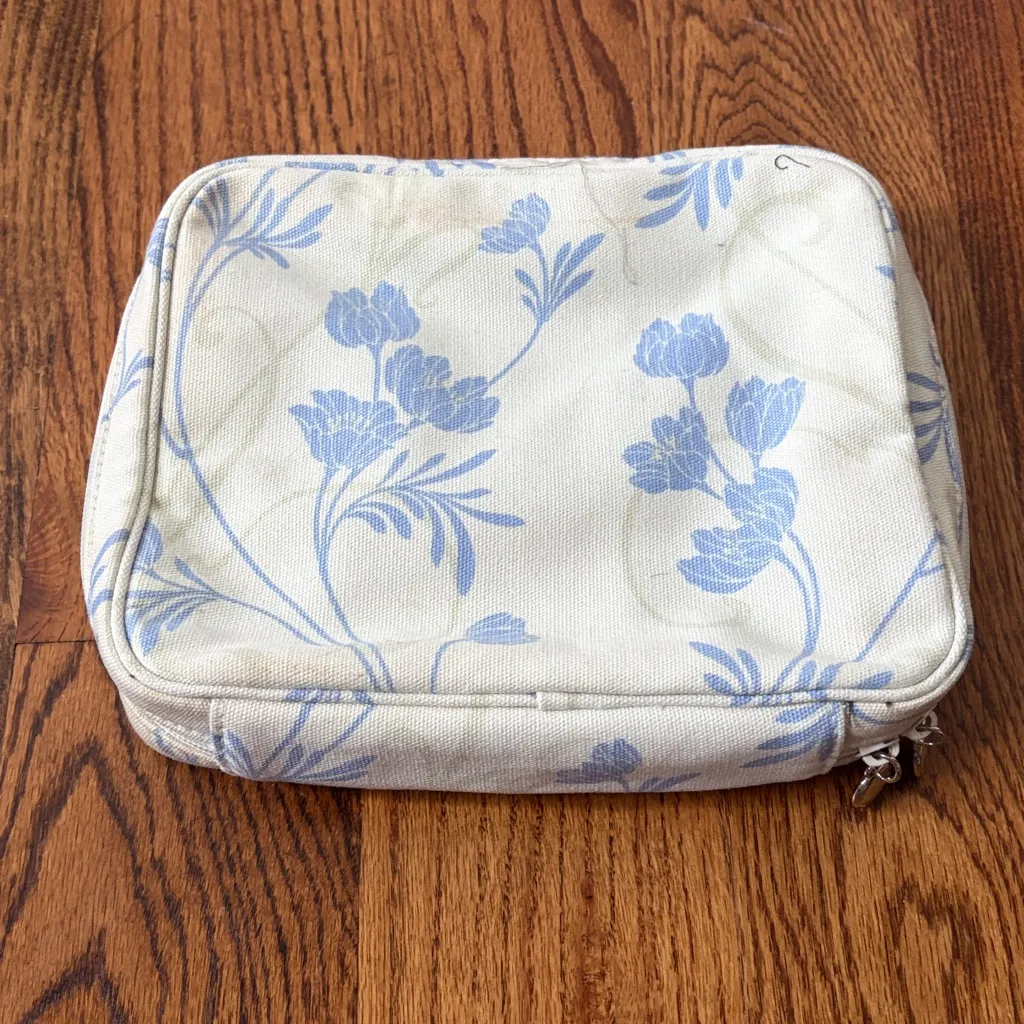 Vintage Crabtree & Evelyn Travel Toiletry Cosmetic Bag Blue - Image 2