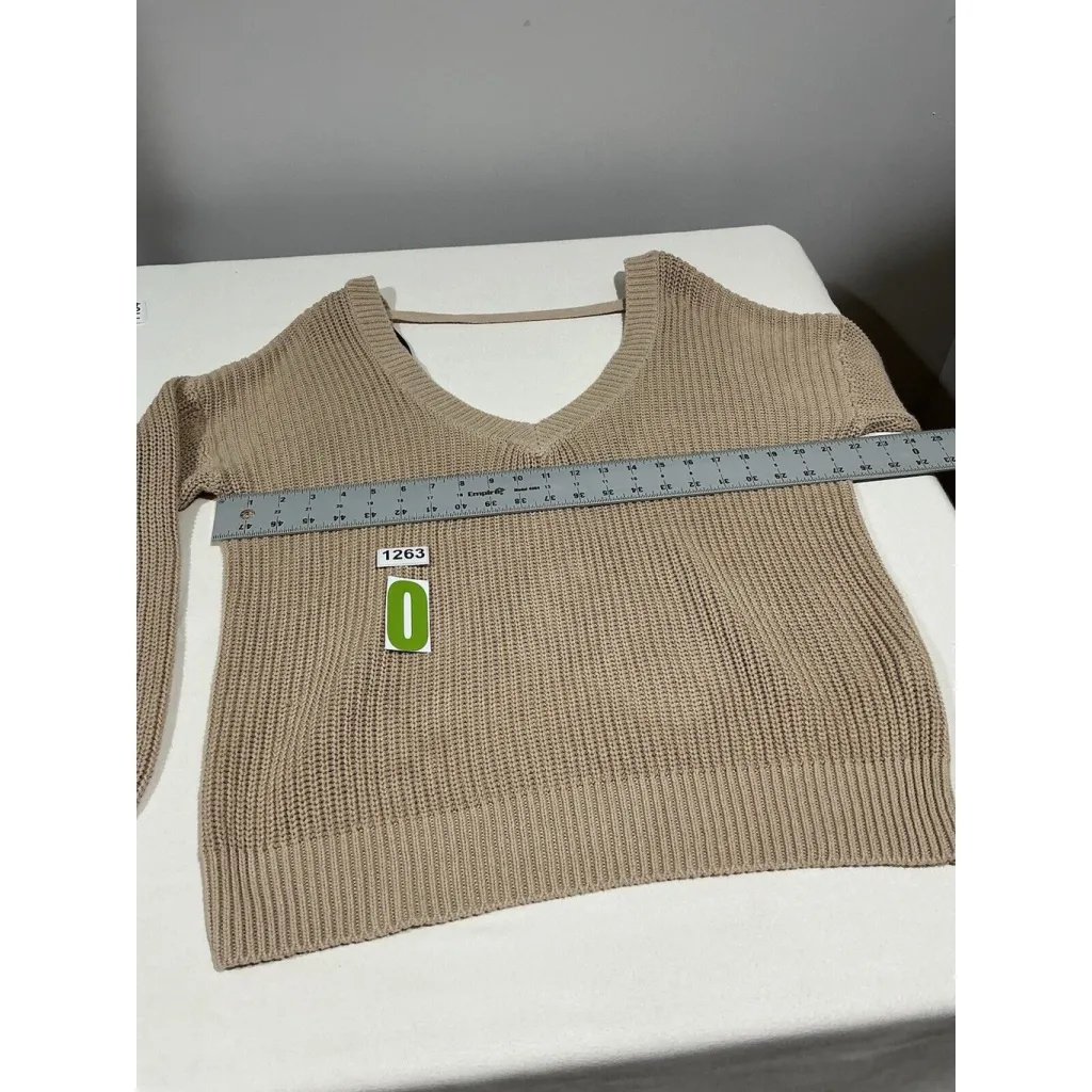 Woman’s Forever 21 Contemporary Size Medium Tan Cable Knit Long Sleeve Sweater - Image 5