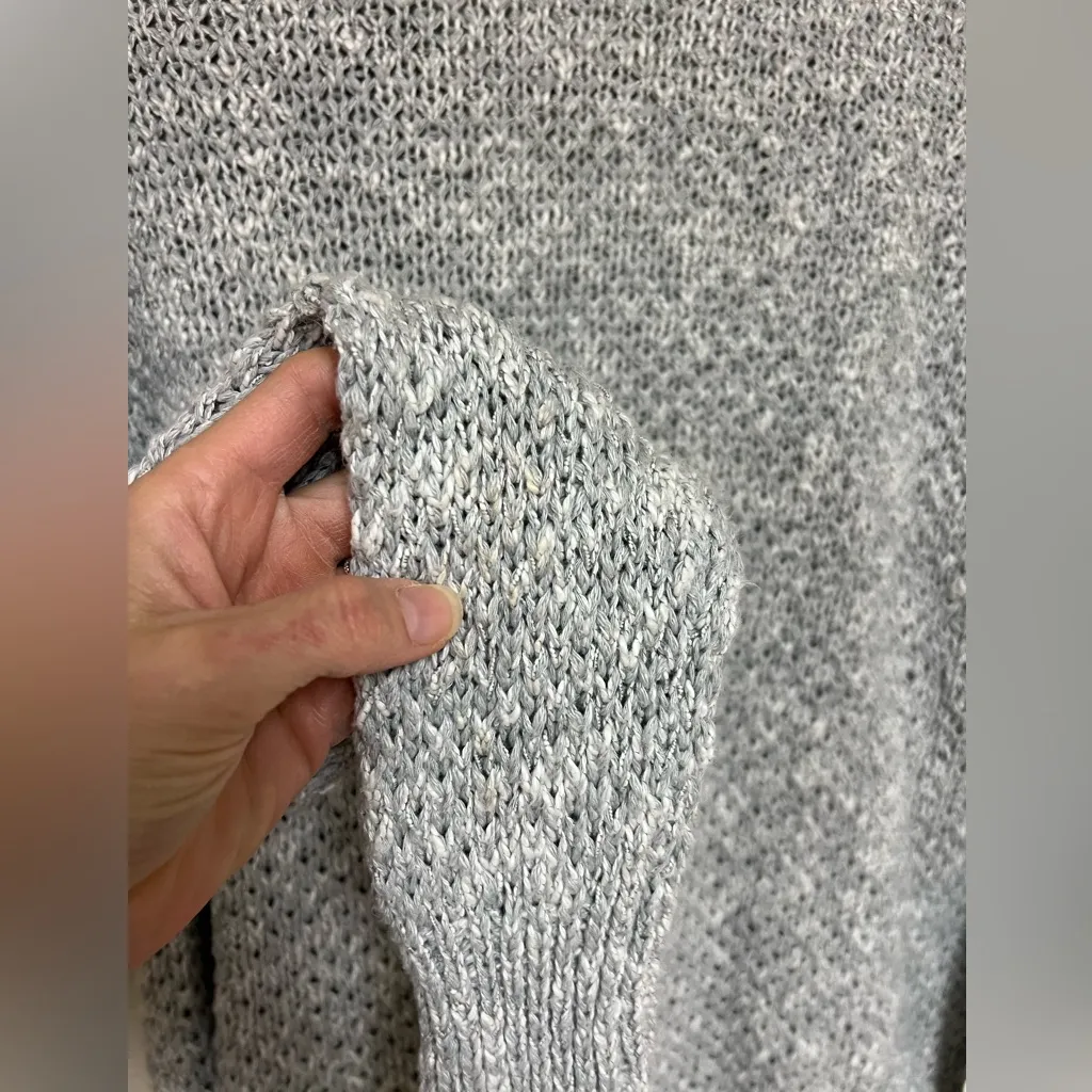 Abercrombie and Fitch gray knitted cropped cardigan - Image 8