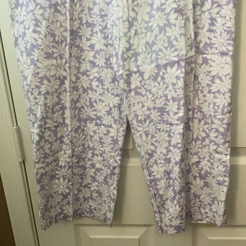 FINAL MARKDOWN Ladies Sag Harbor Sport Floral Capris (14) - Image 3