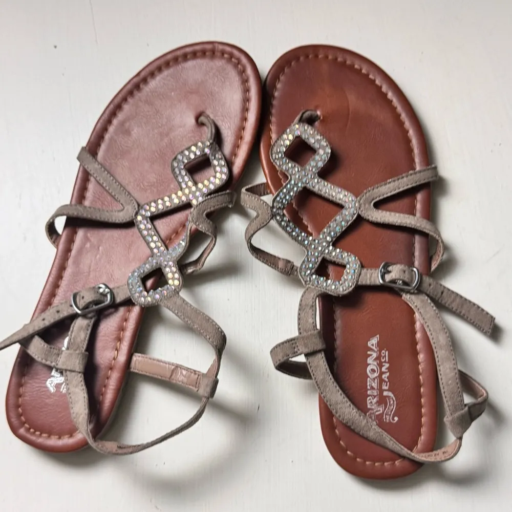 Arizona Jean Company Women's Jewel Embellished Sandals Sz 7 - Image 3