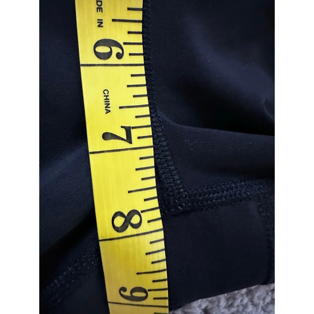 Lululemon Black Capris Size 4 - Image 10