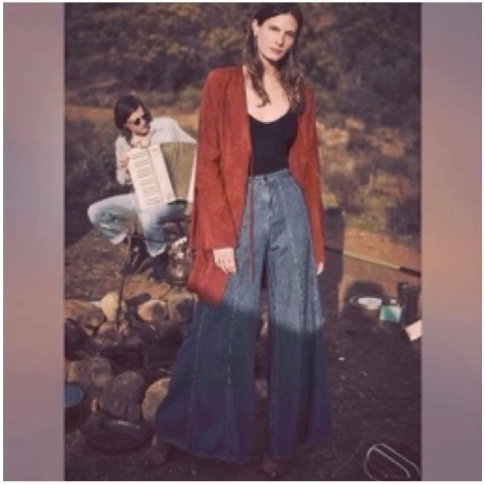 Free People Rare Vintage Super Wide Leg Jeans Size 6 - Image 4