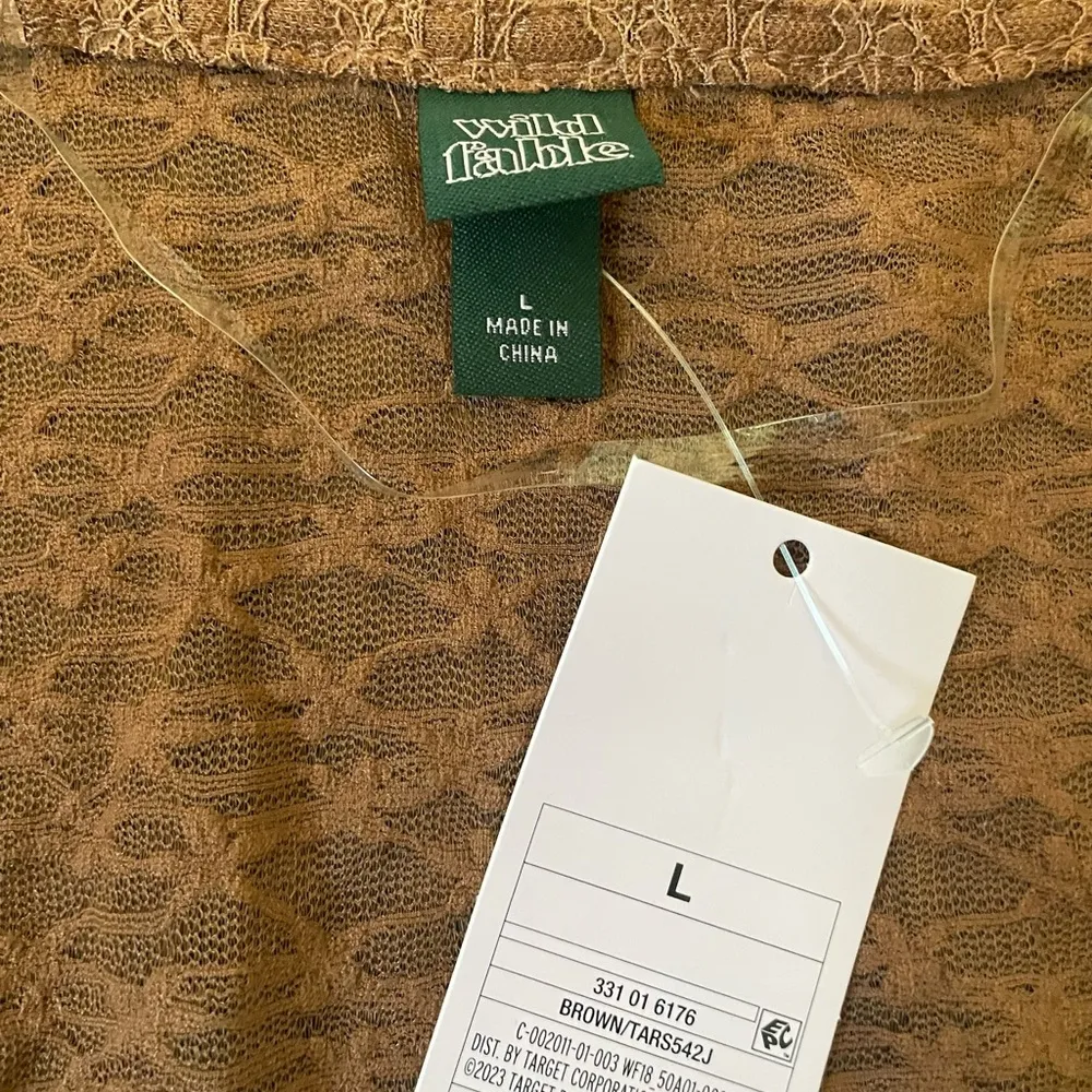 Wild fable NWT cropped lace top - Image 2