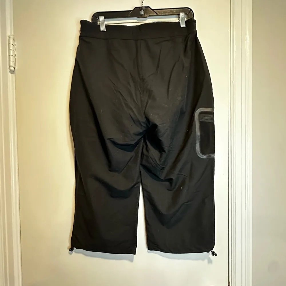 NWOT L.L. Bean Women's Comfort Cycling Capri with Cushioned Inner Short. M Black Size M - Image 2