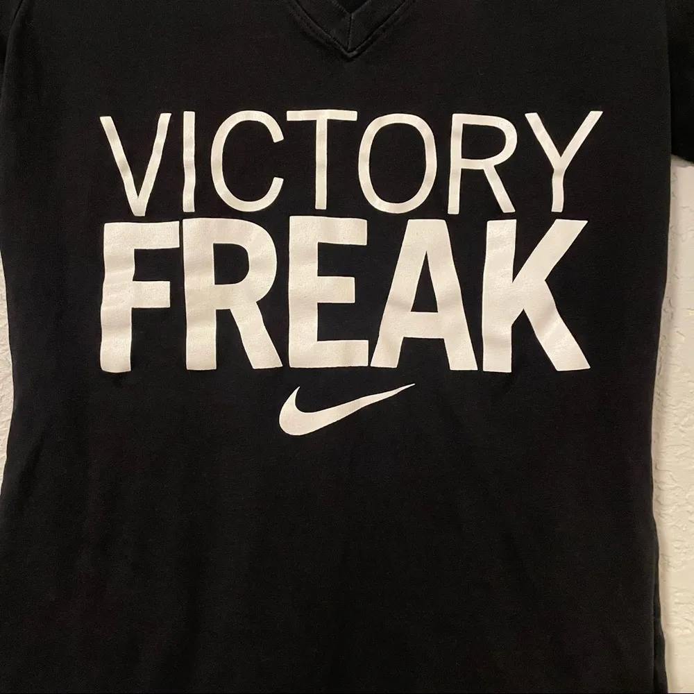 Nike Drifit Women’s Black V-Neck Victory Freak S/S Slim Fit‎ T Shirt Size XS - Image 3