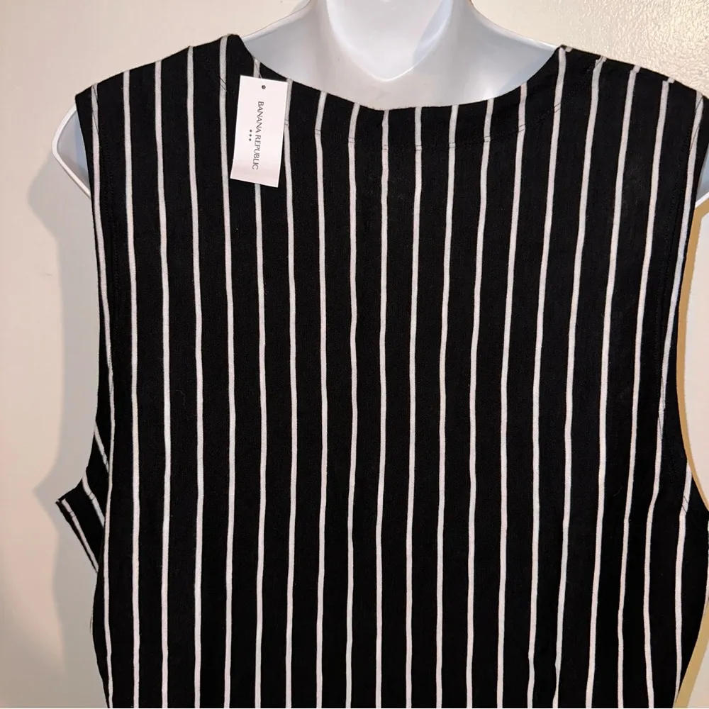 Black & White Stripes sleeveless v-neck Malibu Tee Size XL 🆕 - Image 7