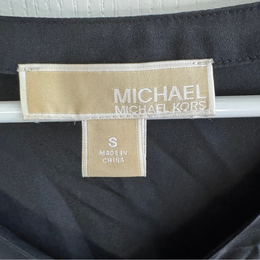Michael Michael Kors black short sleeve zipper blouse size small - Image 3